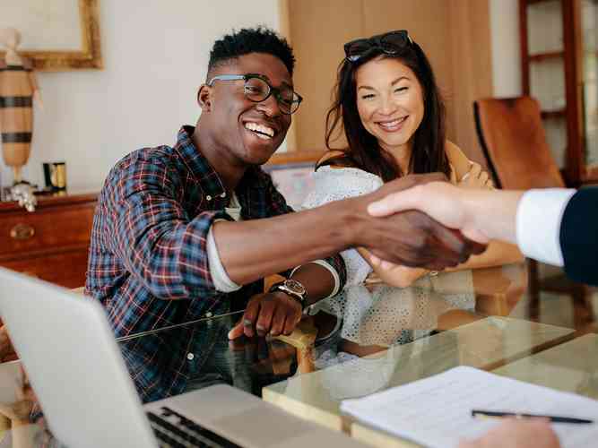 Guarantor vs Cosigner: What it Means For Your Next Apartment or Home