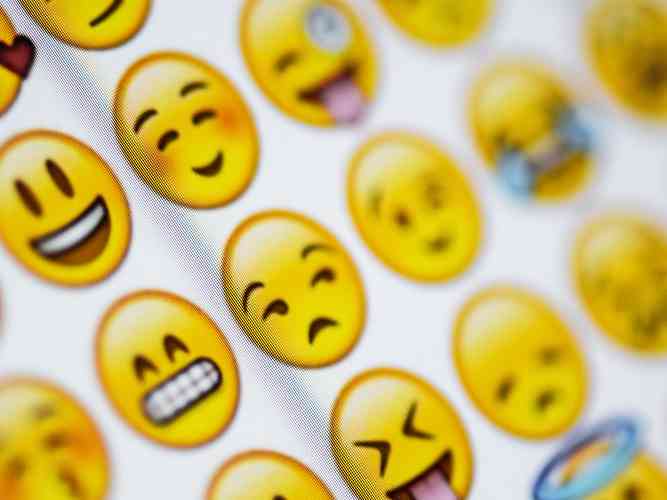 What Her Emojis Mean: 16 Emojis Decoded