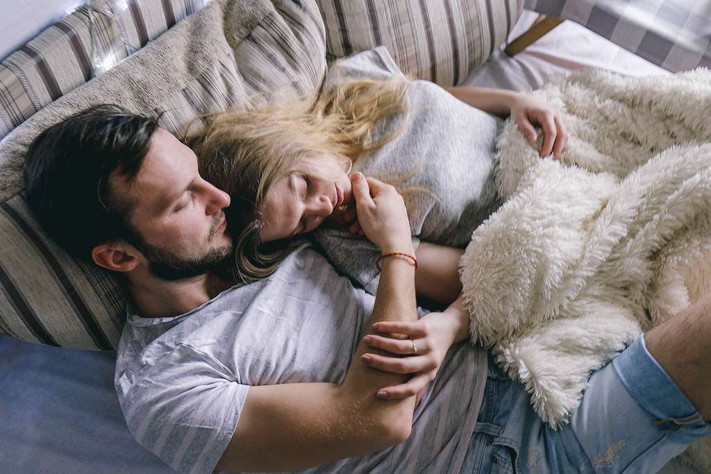 how-to-cuddle-the-benefits-of-cuddling-snuggles